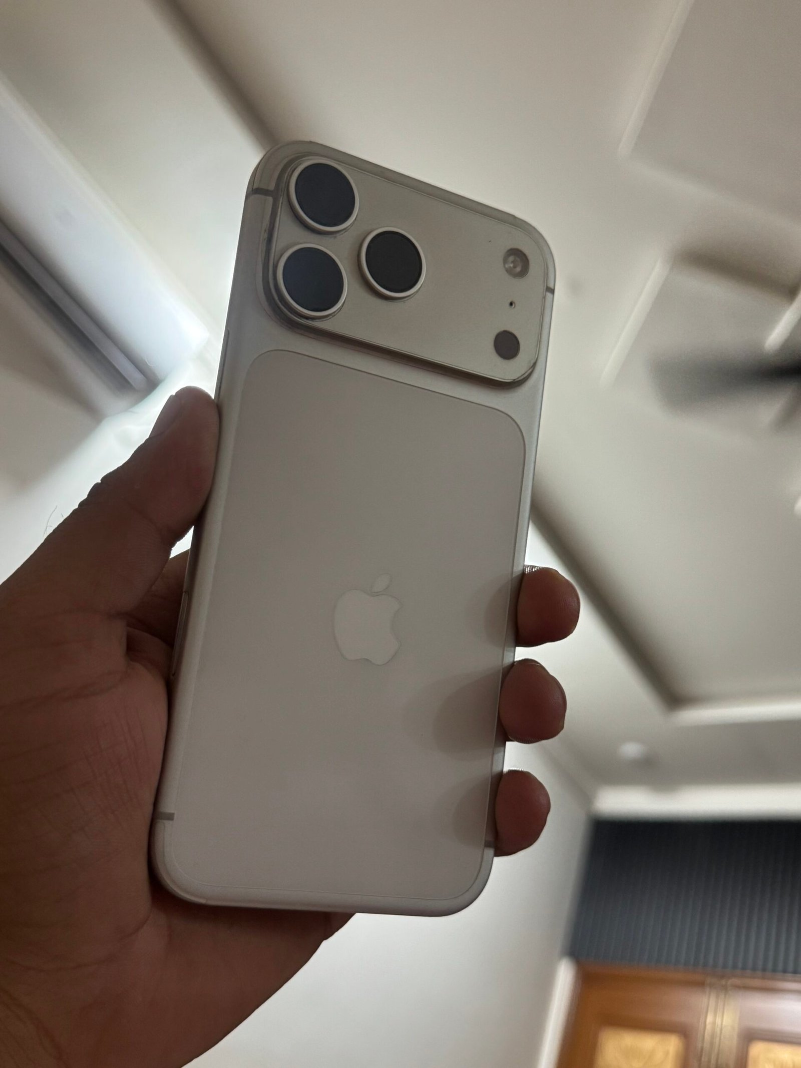 iphone 17 Pro Max 256GB NoN PTA PhysicalEsim box and cable!