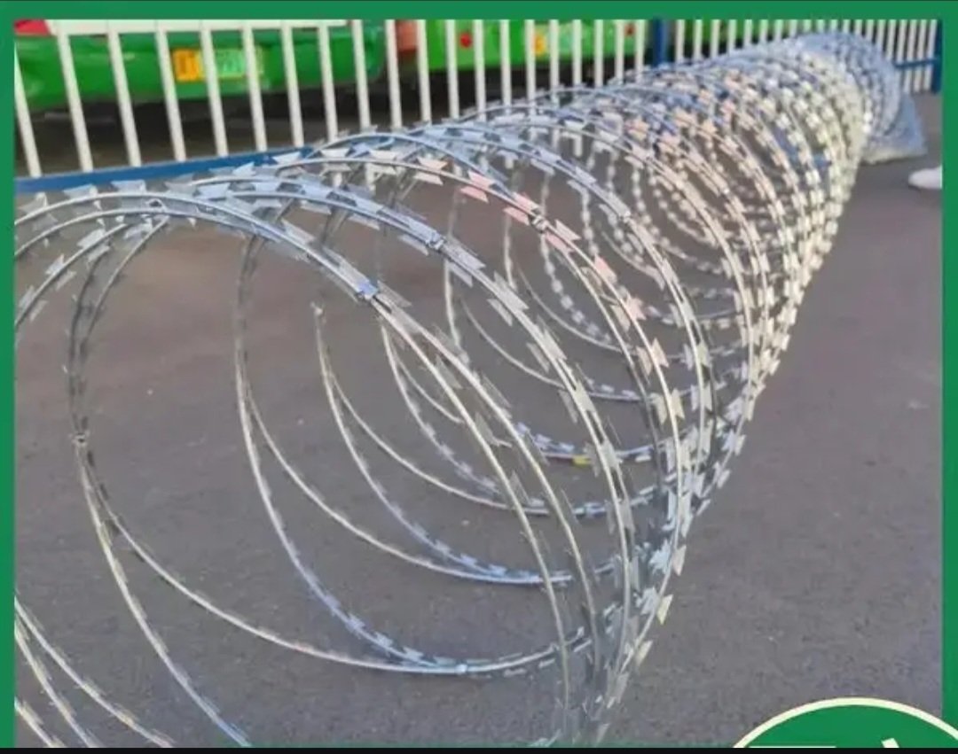 Razor wire/Barbed wire mesh/Chain link fence/Powder coating