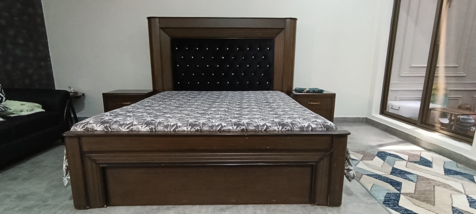 King Size Bed with Velvet Poshish
