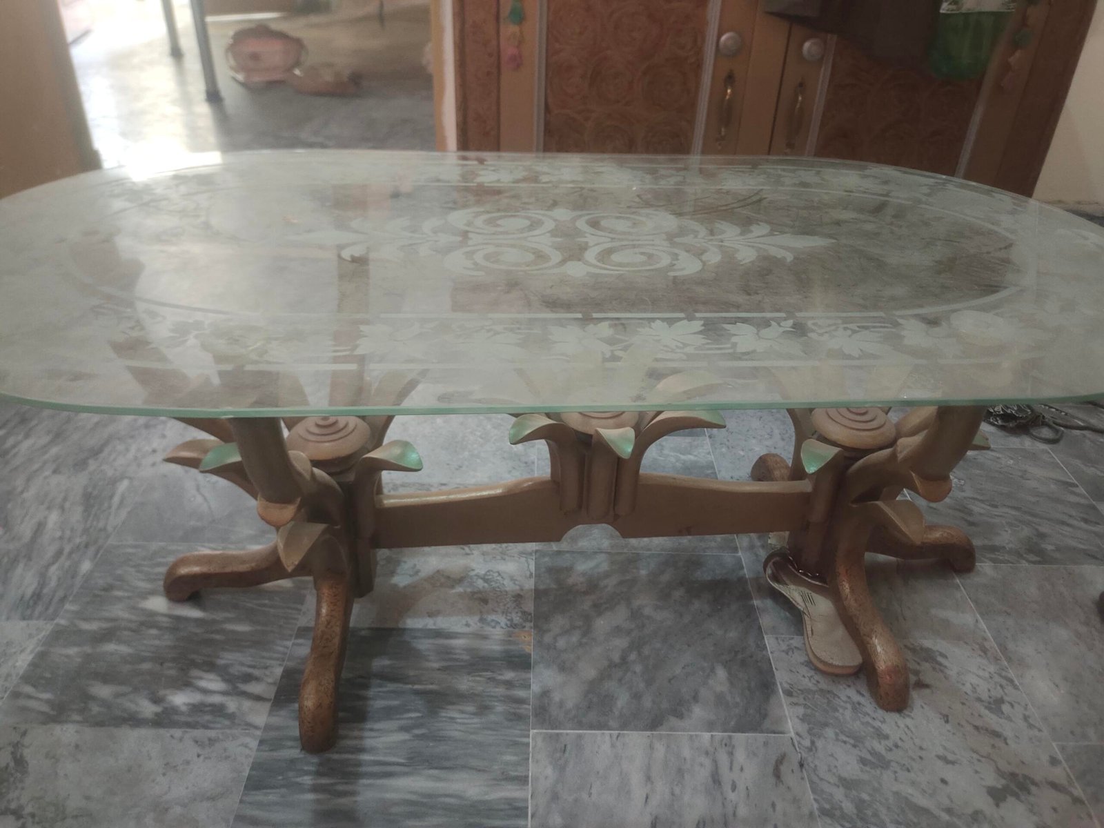 I want to sell sofa’s with side tables