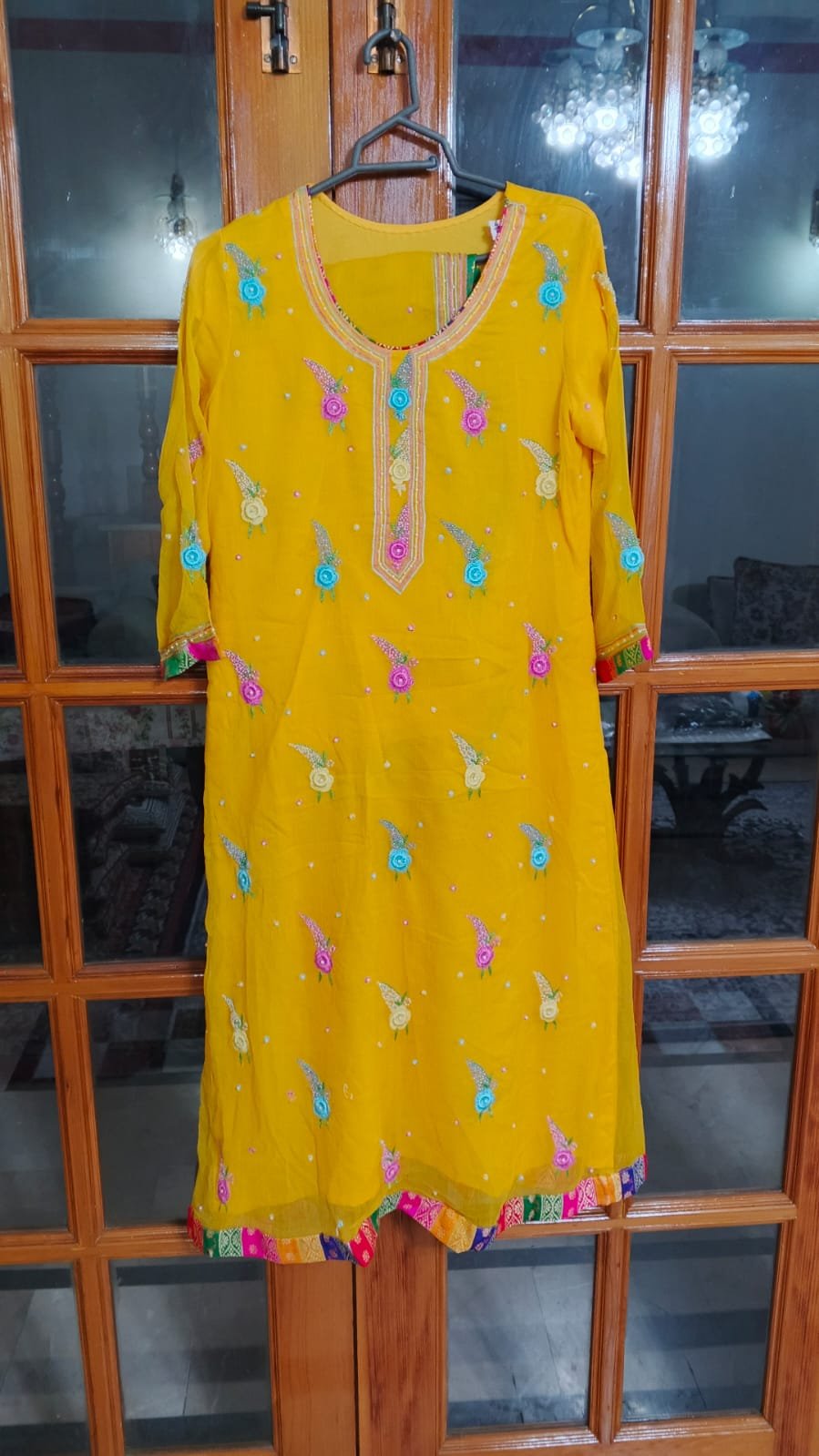 Stitched & Used Ladies clothes for sale ( Size Med & Large)