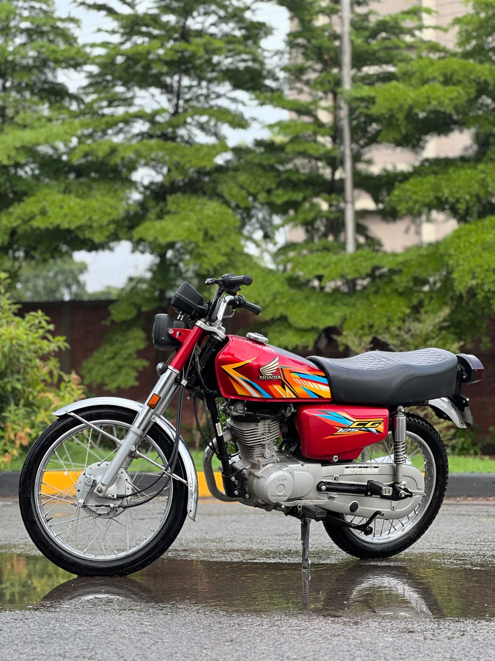 Srif 8200 km Chala file vgra sab ok hai