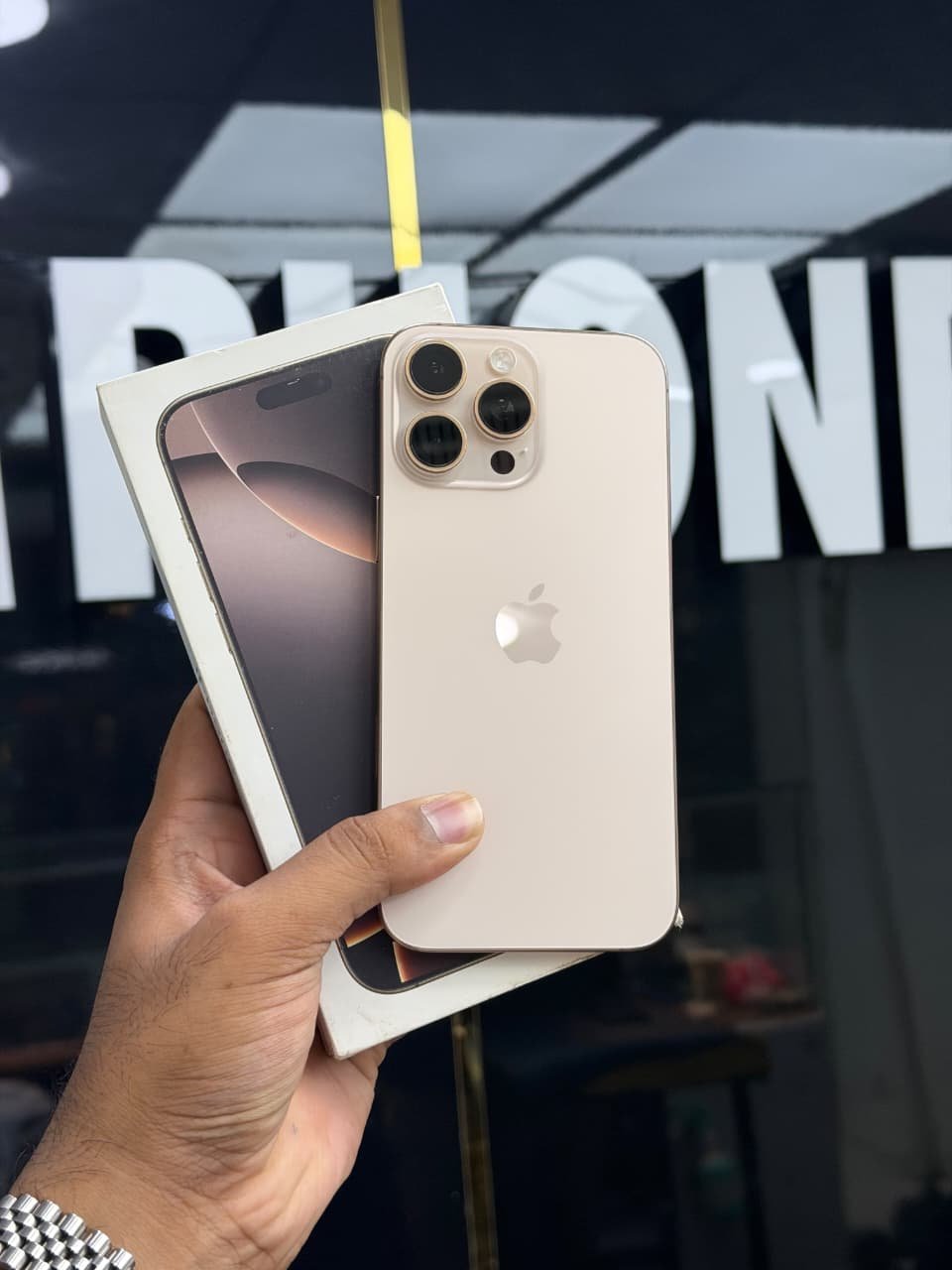 Iphone 16 pro max JV box ka sath 256 gb