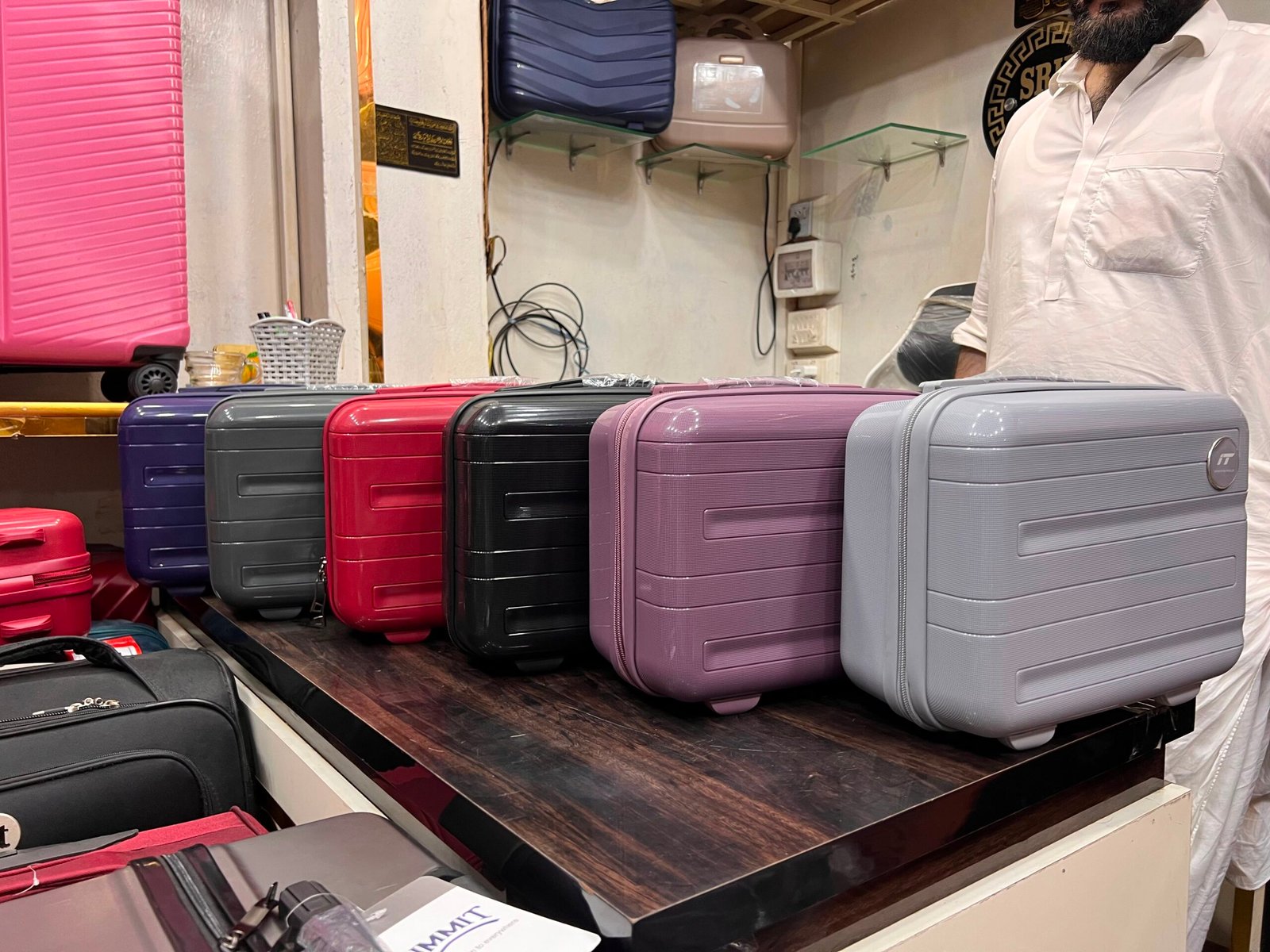 Assalamualaikum All trolley bag available Premium quality ba