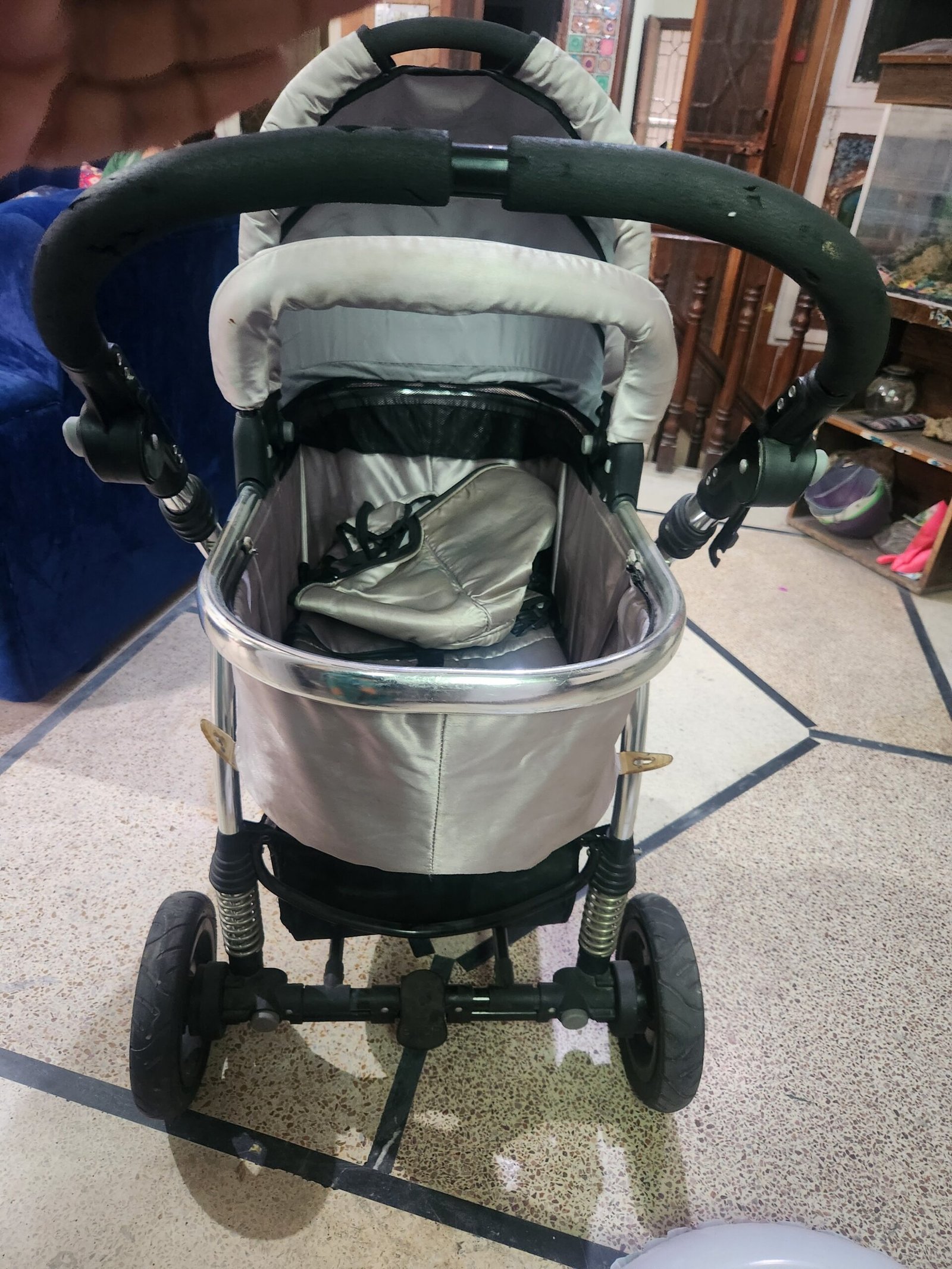 Baby large egg pram