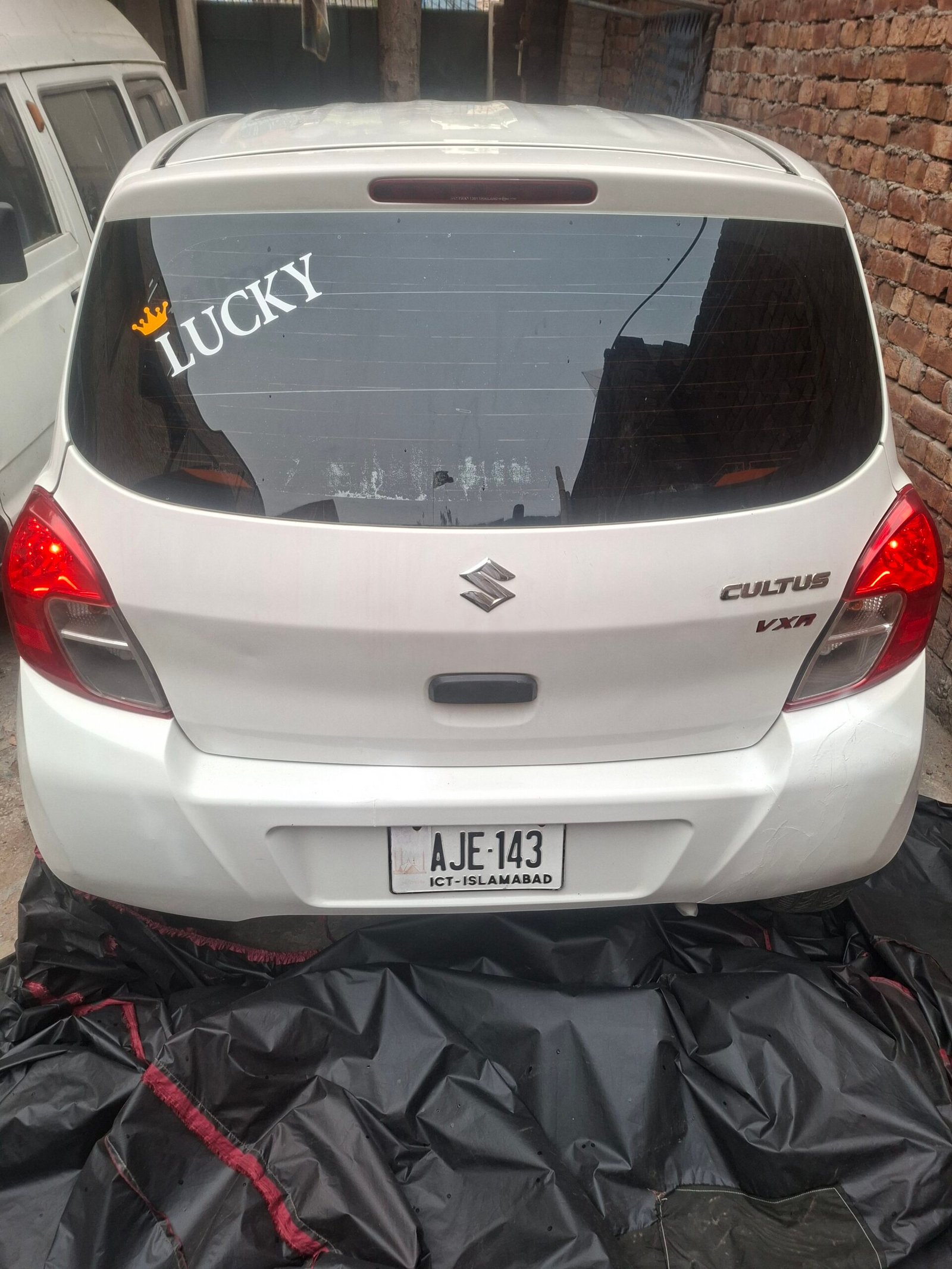 Suzuki Cultus VXL 2018 White – Total Genuine – Lahore Number