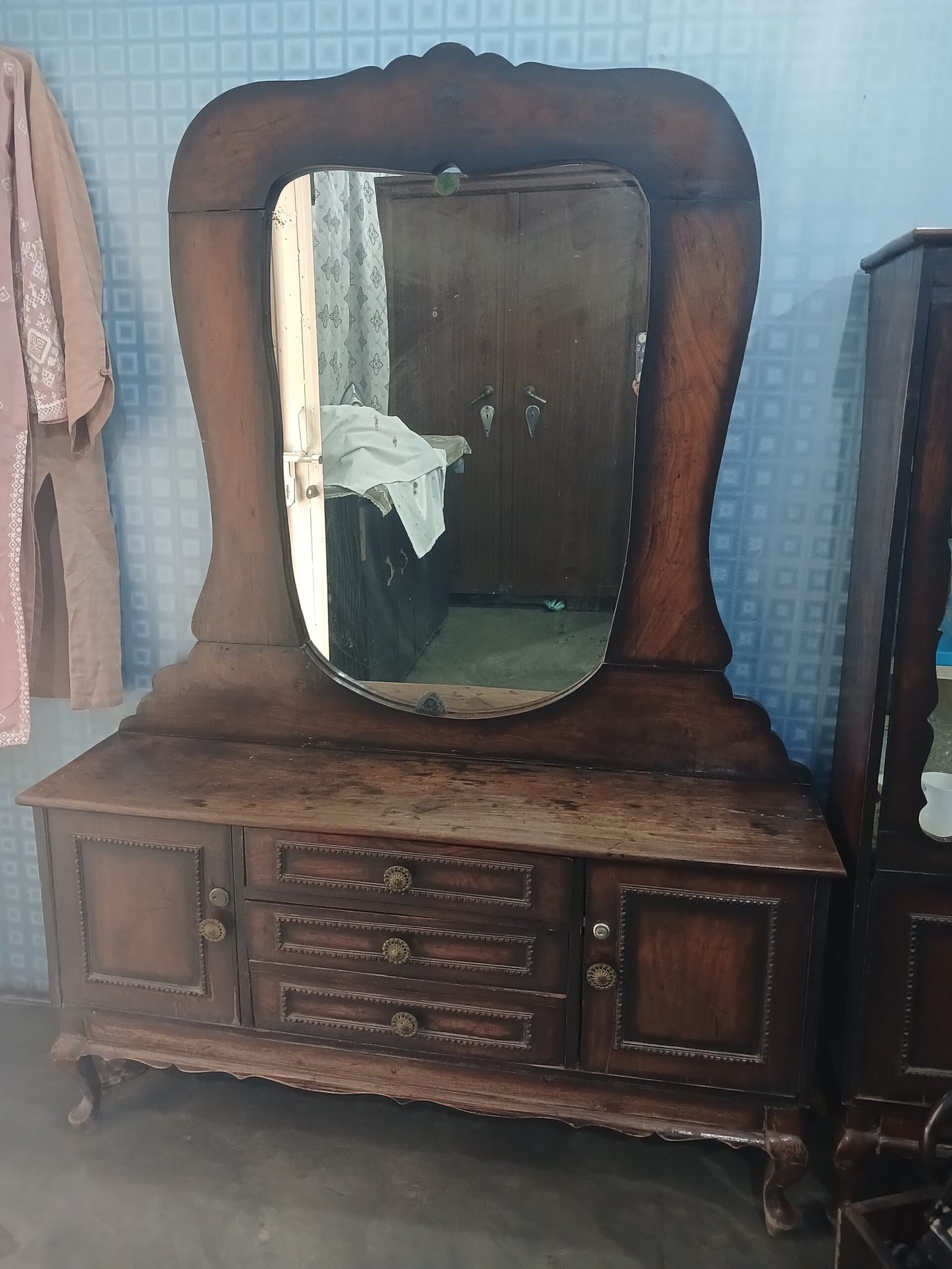 Solid Wood Dressing Table & Crockery Showcase set of 2