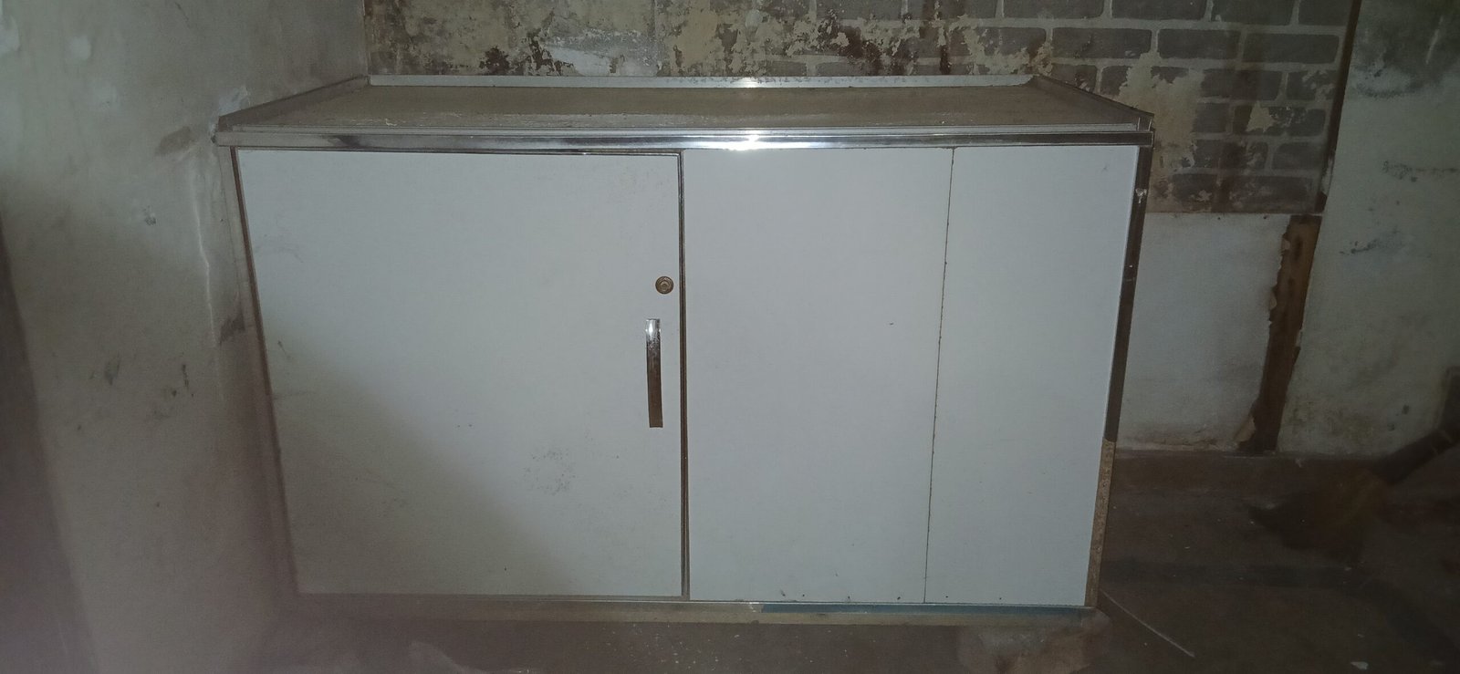 Table And Counter Show Case For Shop
