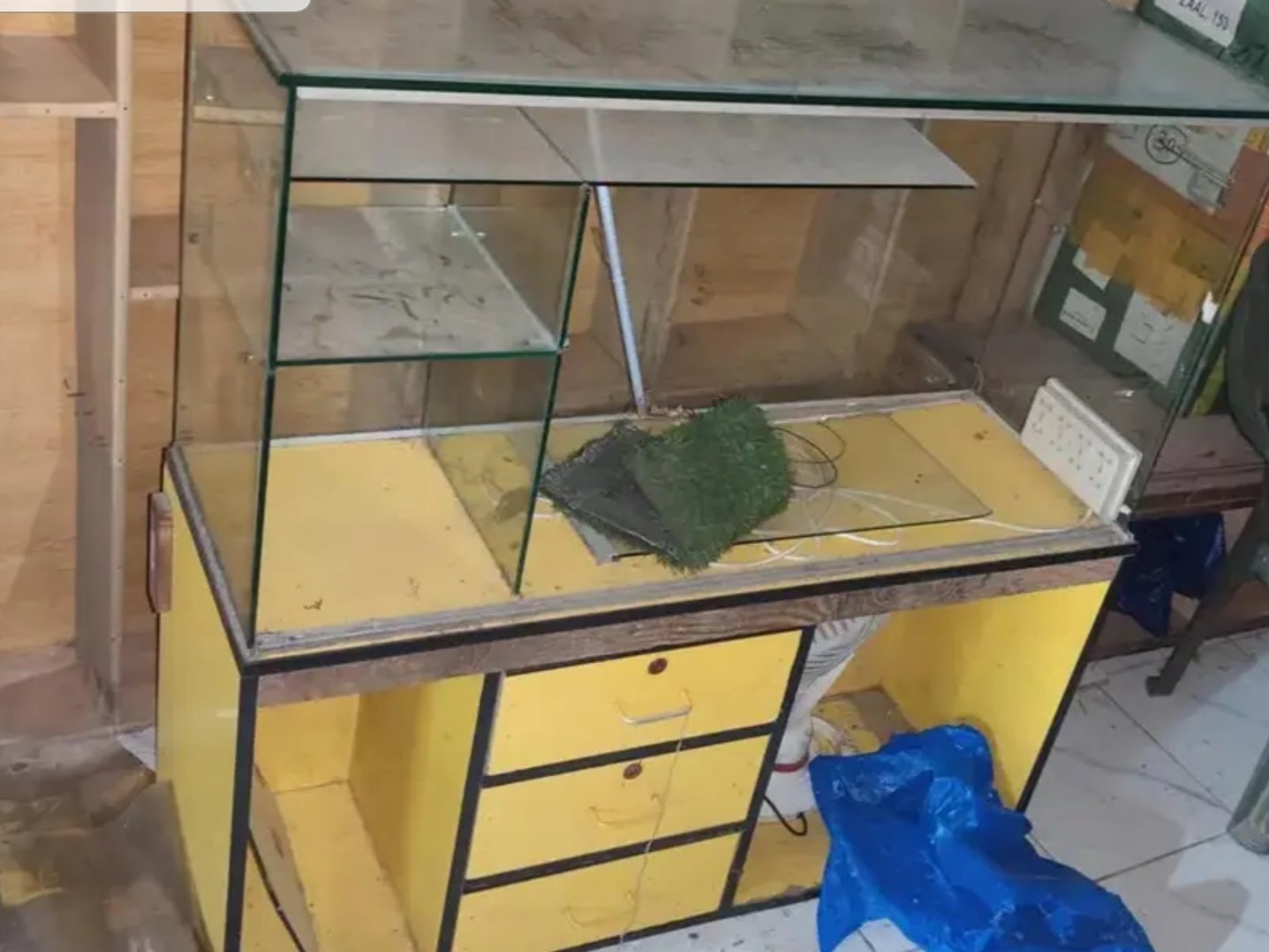 Mobile shop counter for urgent sale