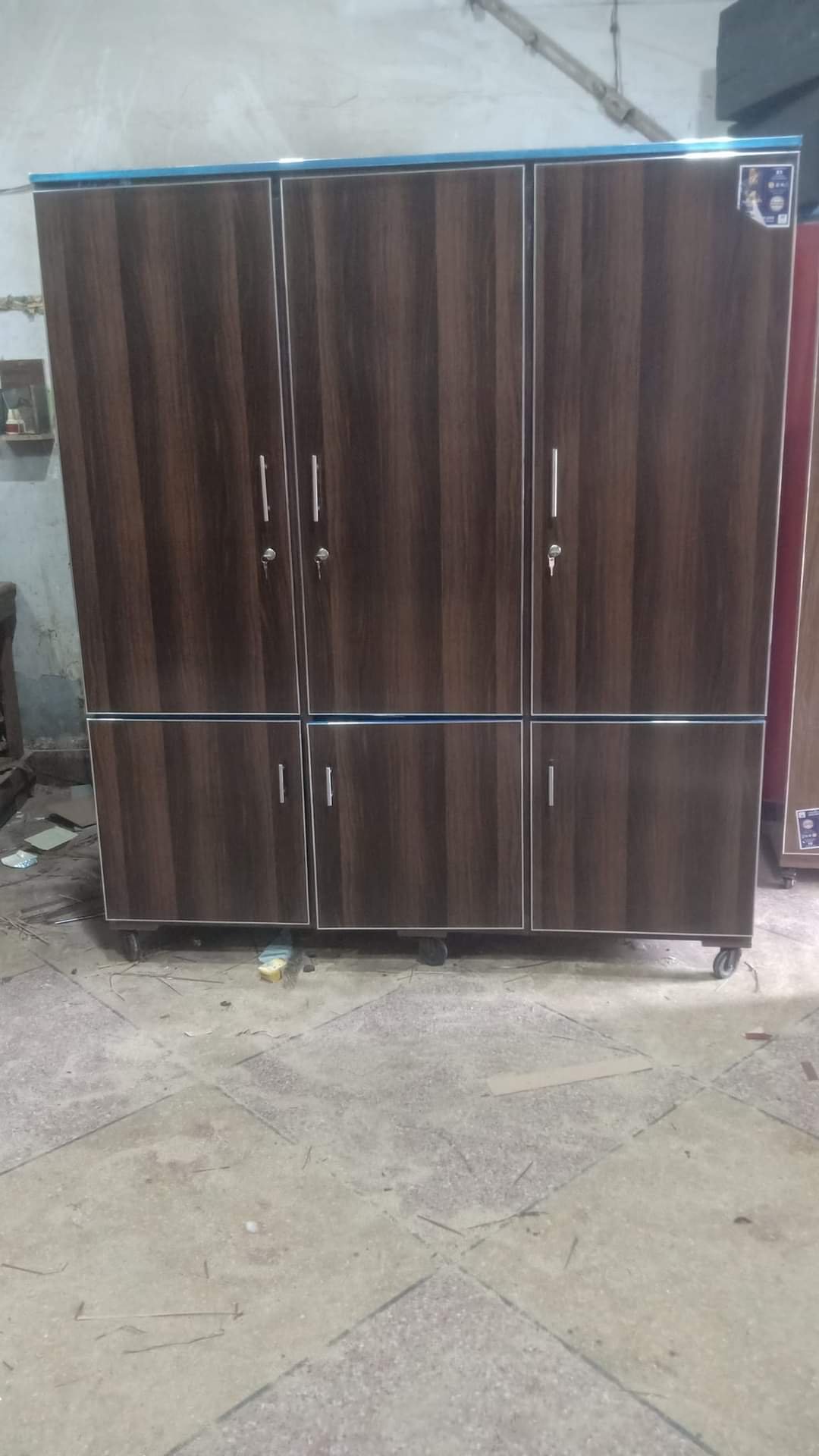 Almari 3 door