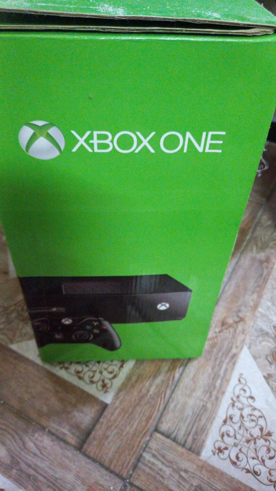 Xbox one fat with 5 to 8 games new condition with box