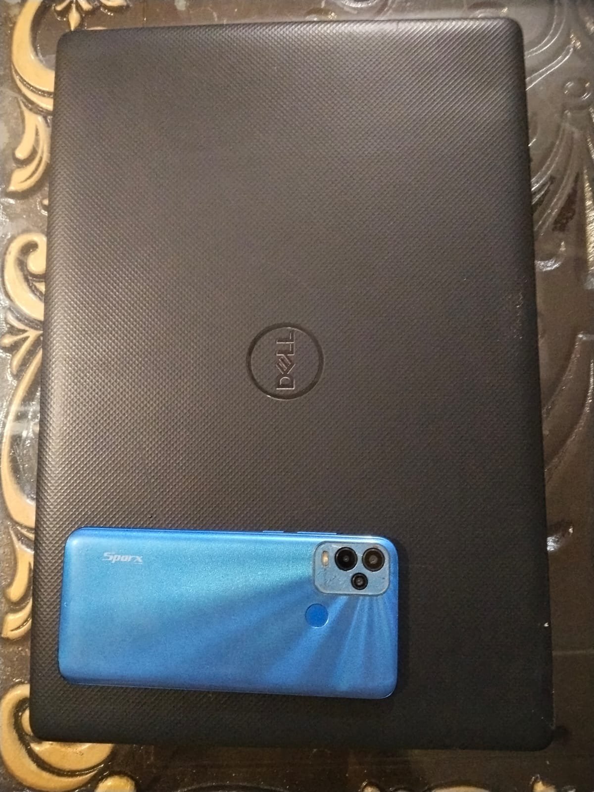 DELL Vostro 3590  A mobile as a gift