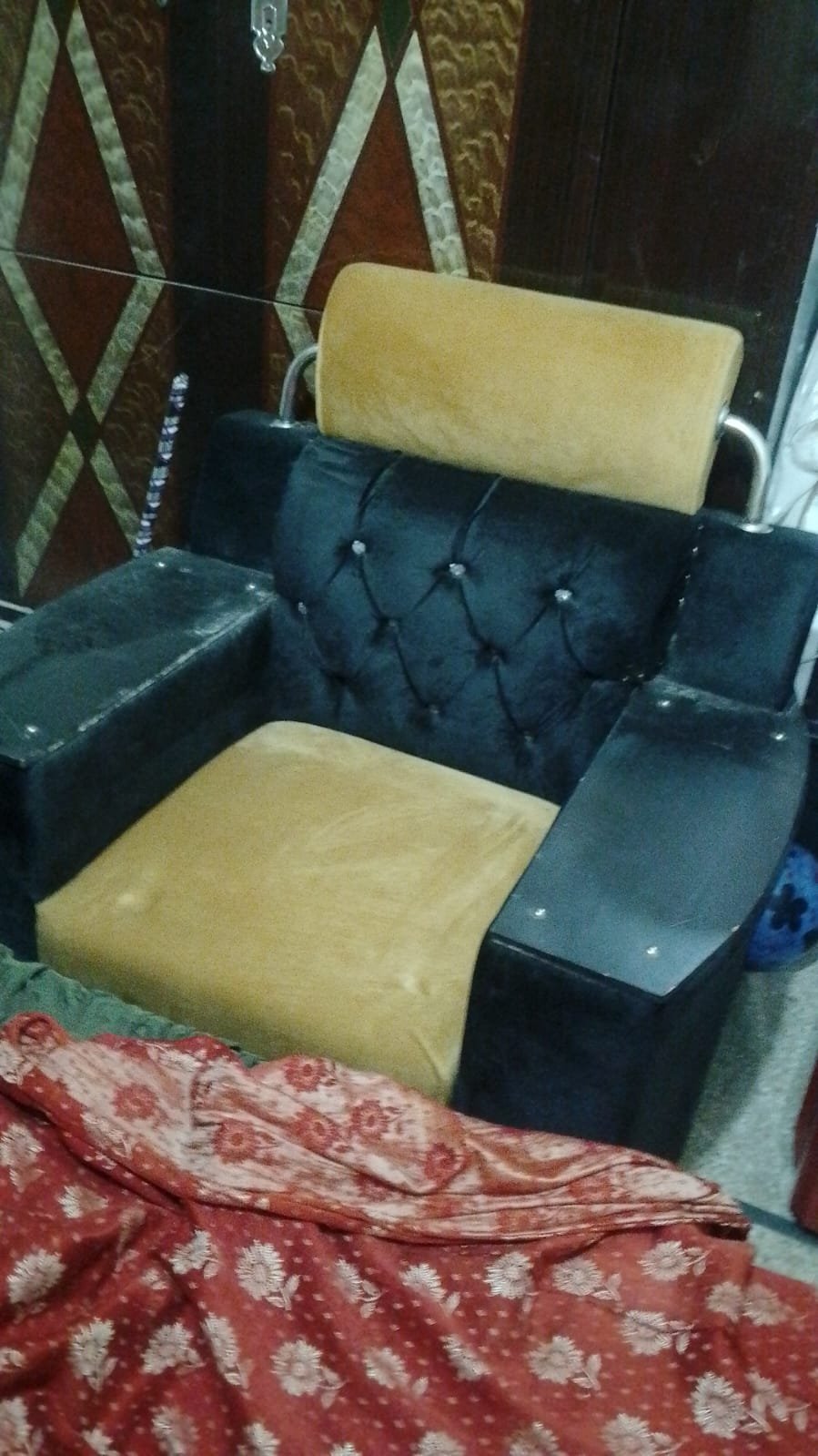 Stylish 6 Seater Sofa Set (321) Black & Gold