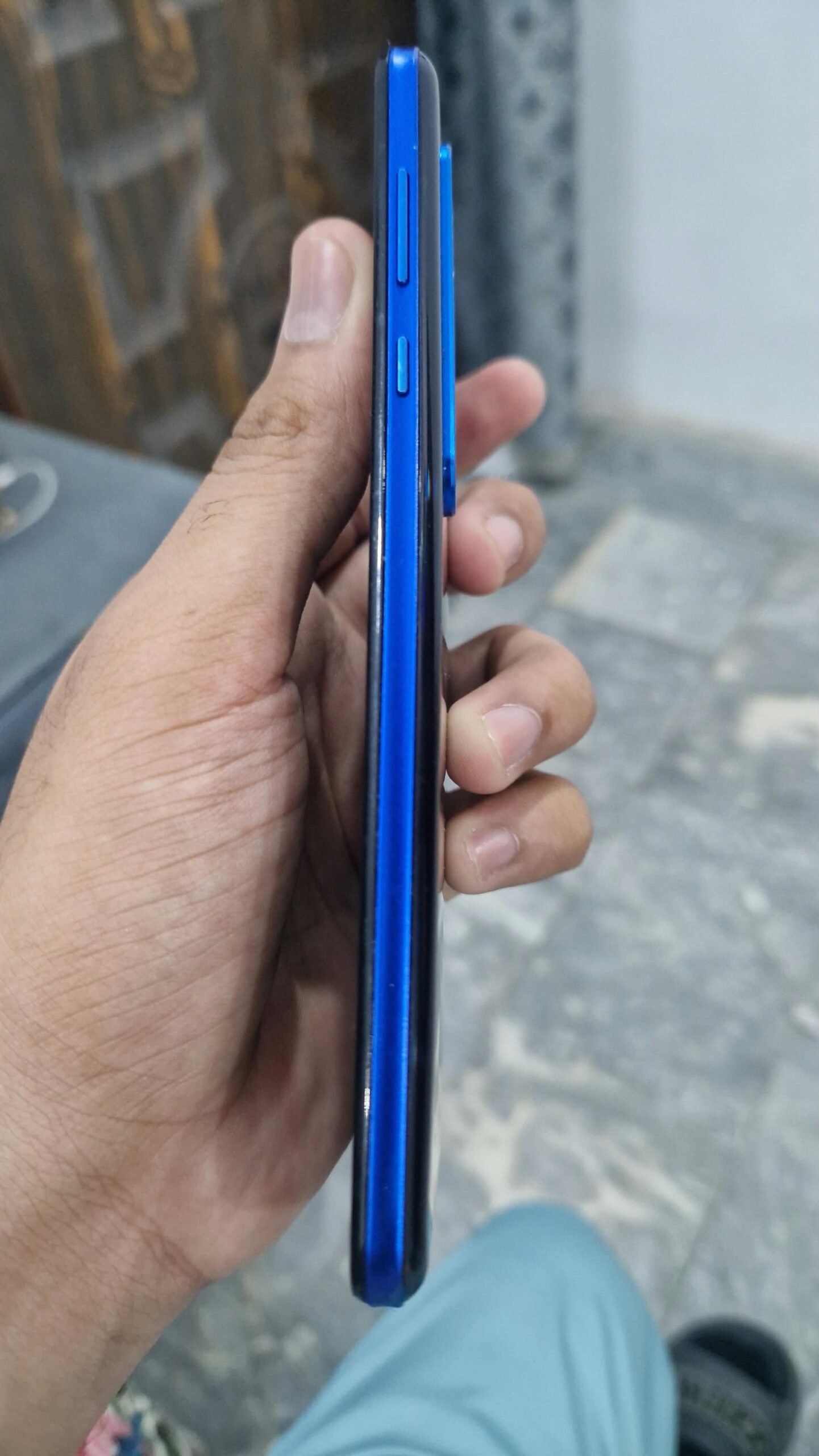 Sharp Aquos R5G 12/256