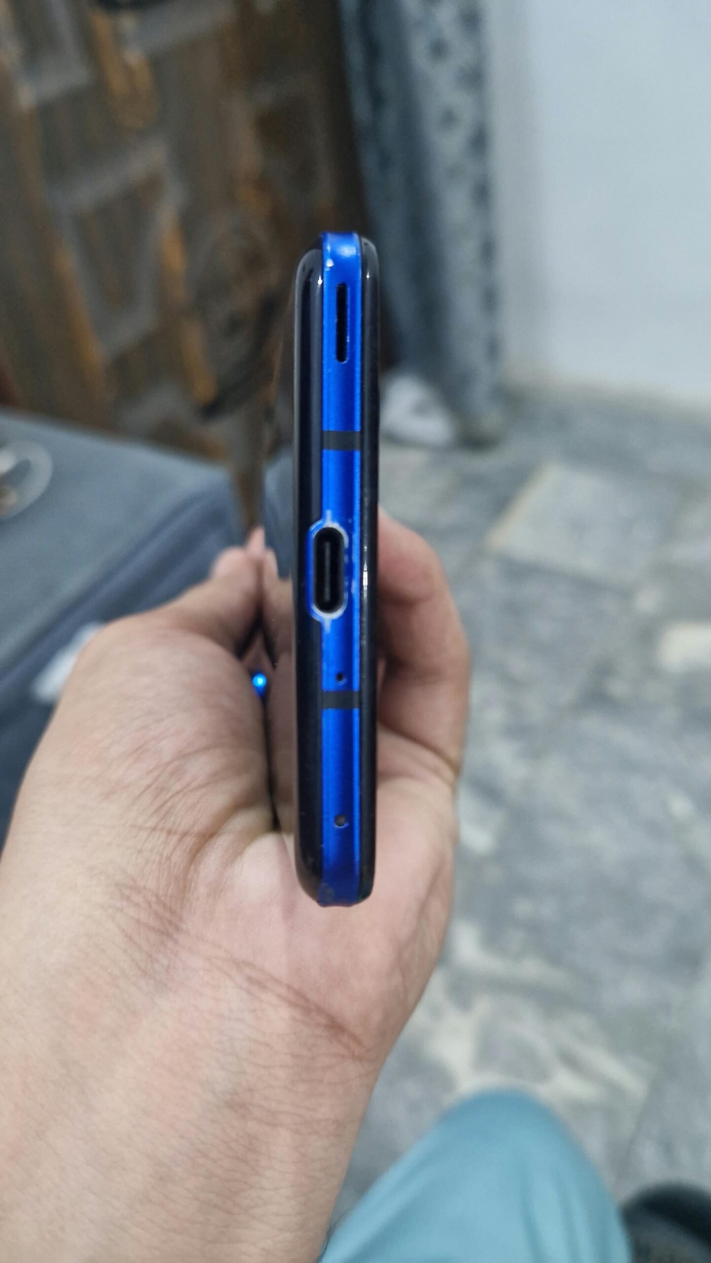 Sharp Aquos R5G 12/256