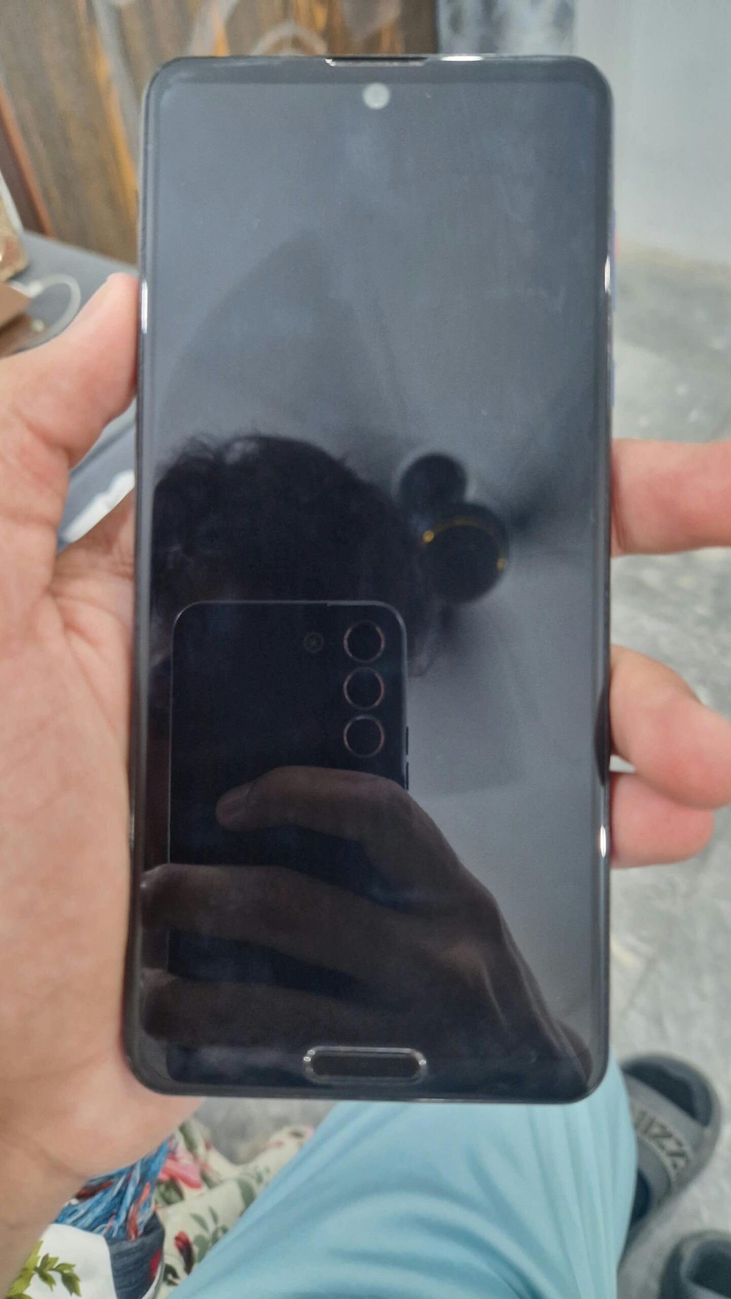 Sharp Aquos R5G 12/256