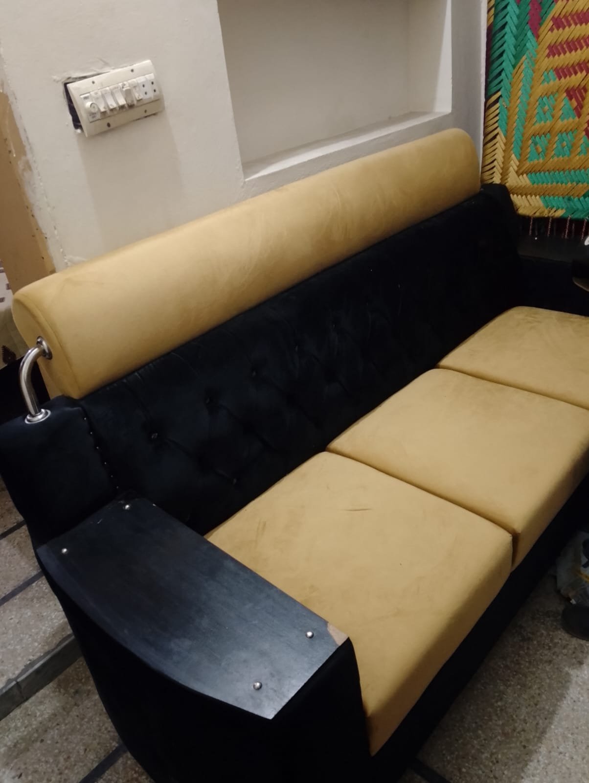 Stylish 6 Seater Sofa Set (321) Black & Gold