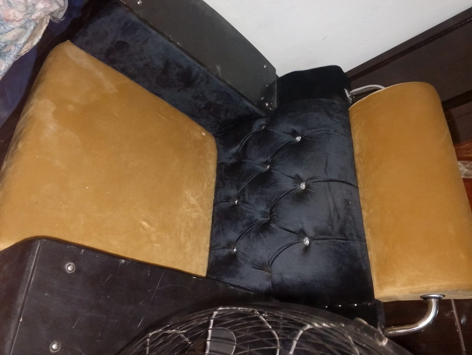 Stylish 6 Seater Sofa Set (321) Black & Gold