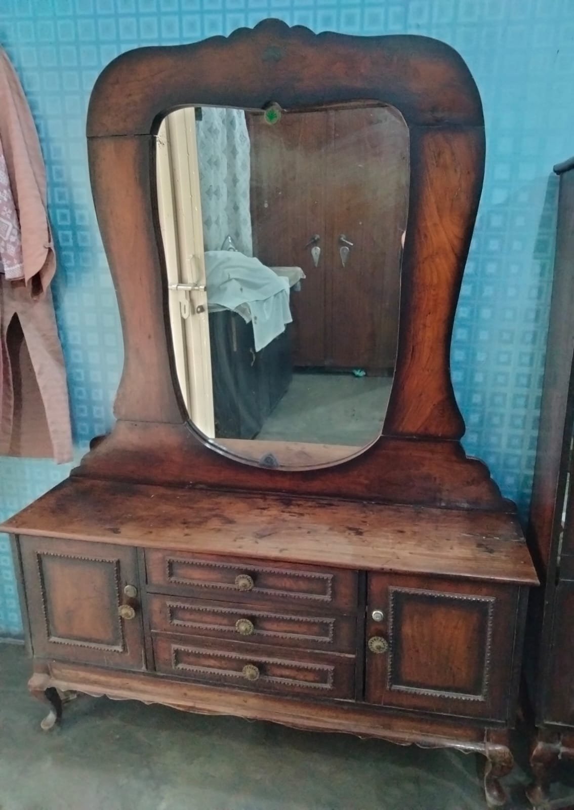Solid Wood Dressing Table & Crockery Showcase set of 2