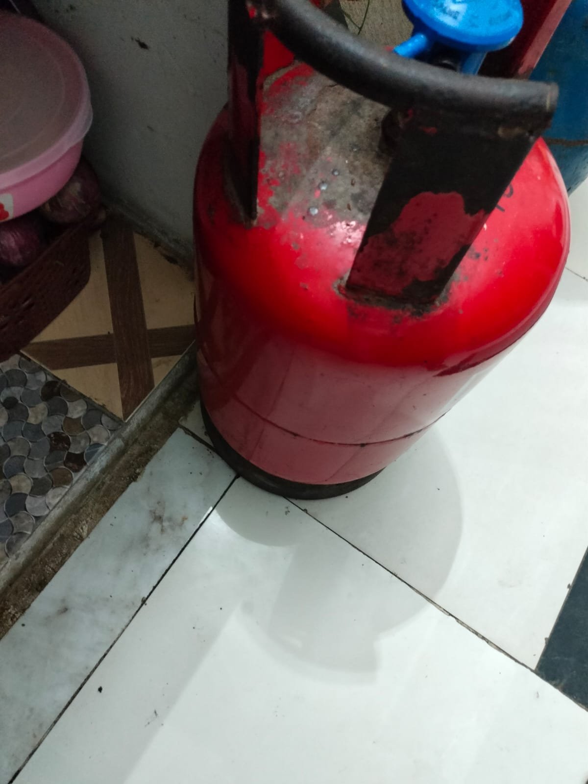 LPG CYLINDER 12 KG