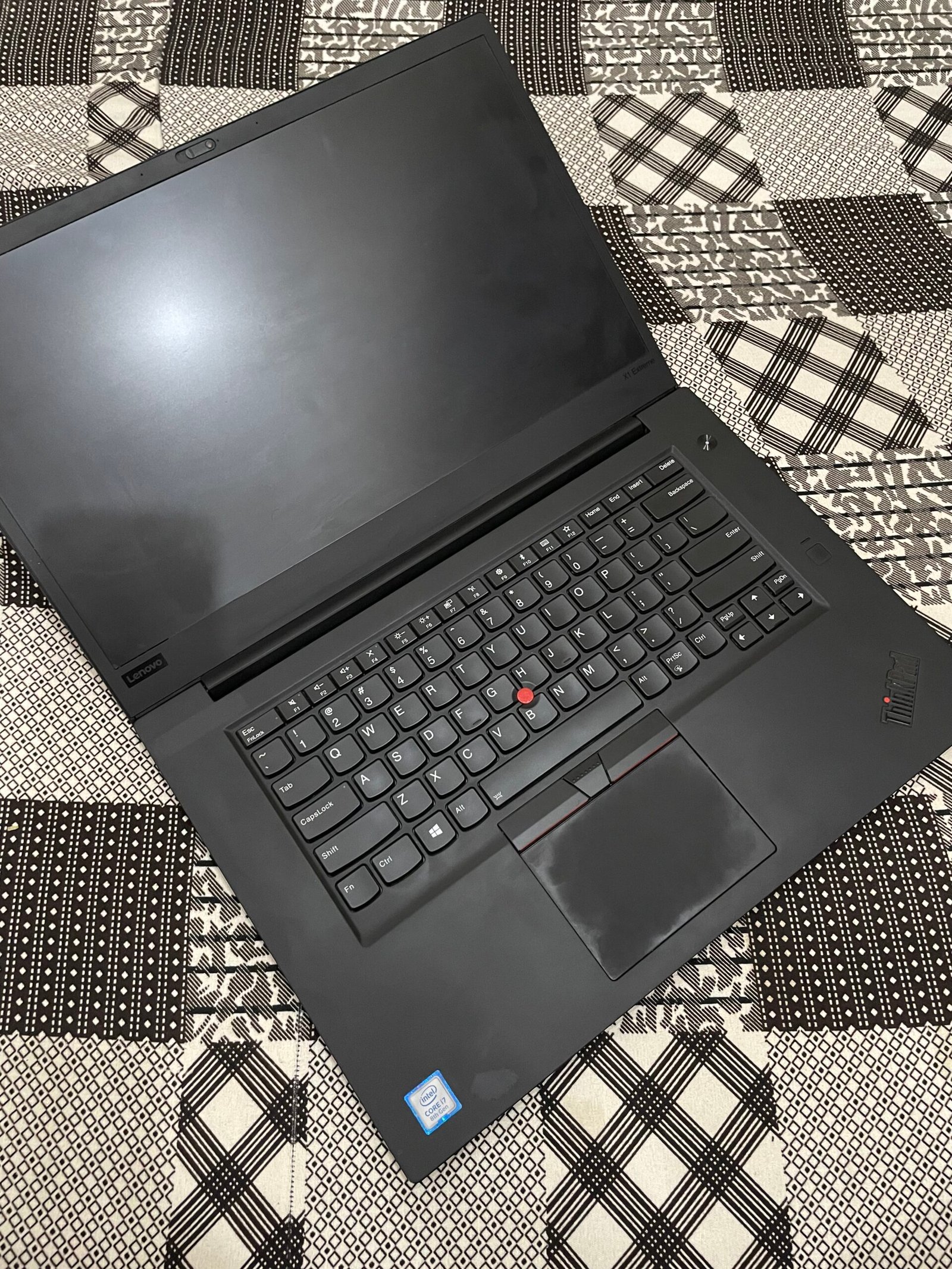 Lenovo x1 extreme NVIDIA gtx 1050 ti max Q 4gb , 1tb 25 gb