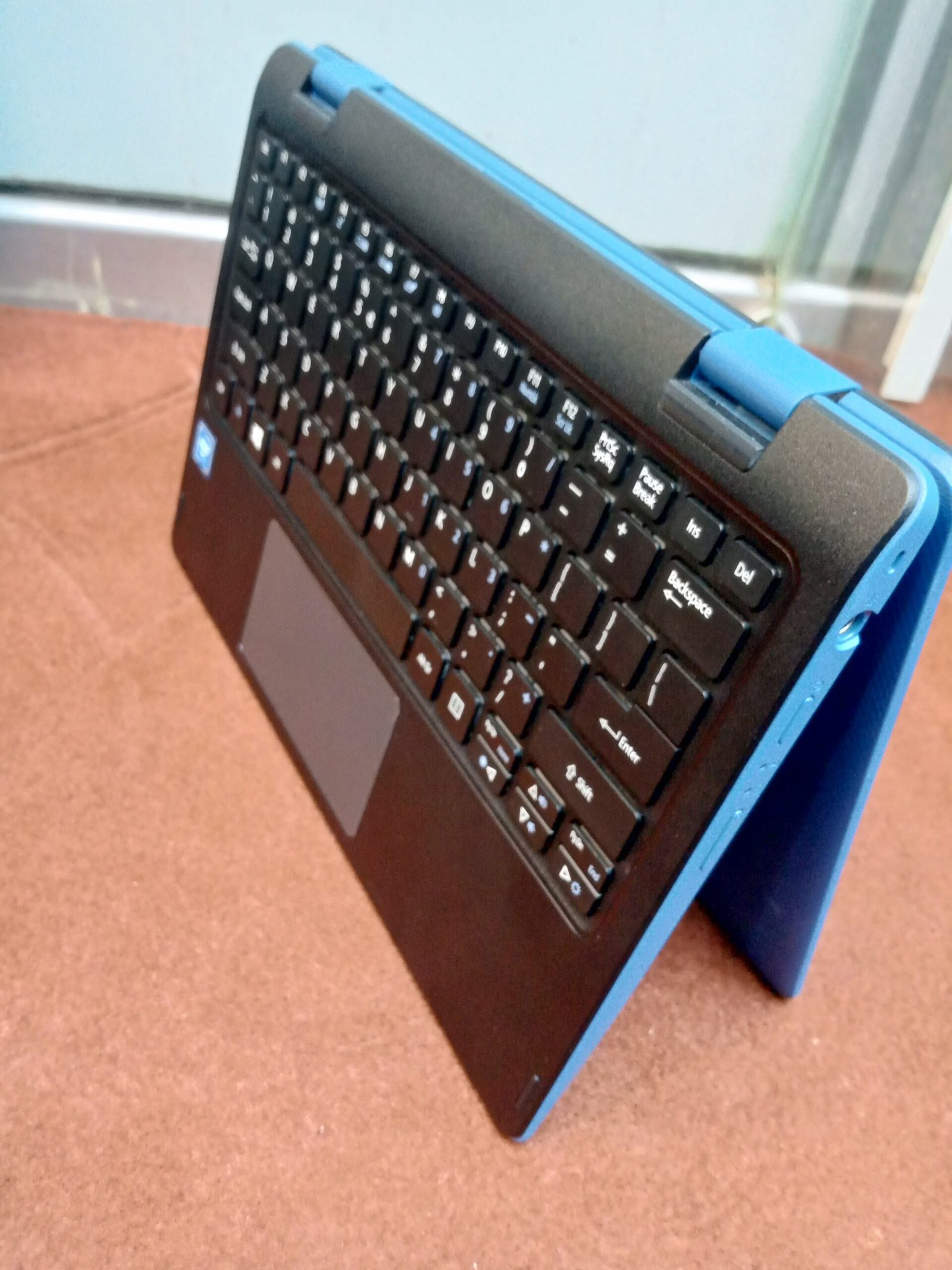 crome book 4ram 32Stroage touch screen or 360 ha accer chly