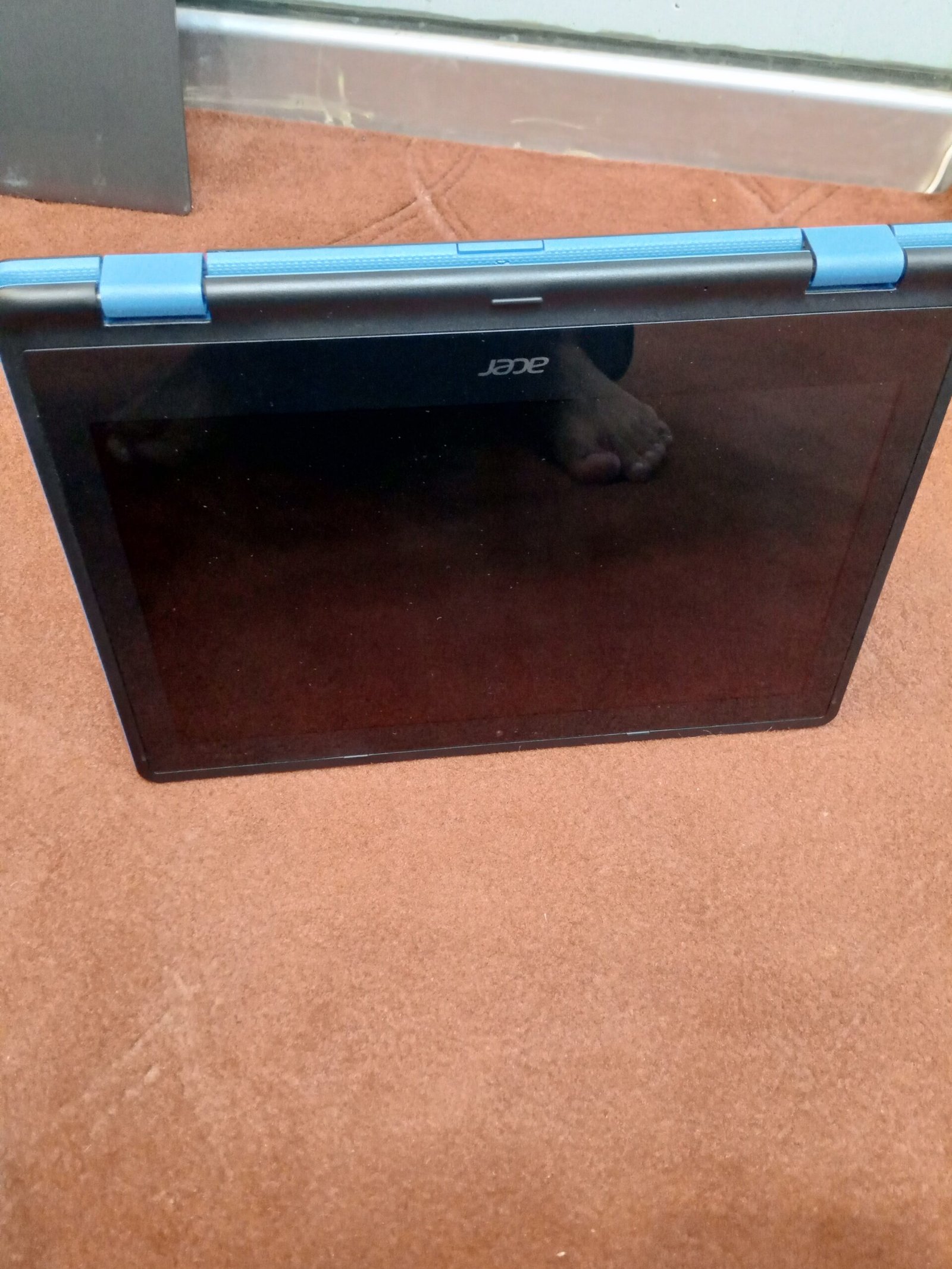 crome book 4ram 32Stroage touch screen or 360 ha accer chly