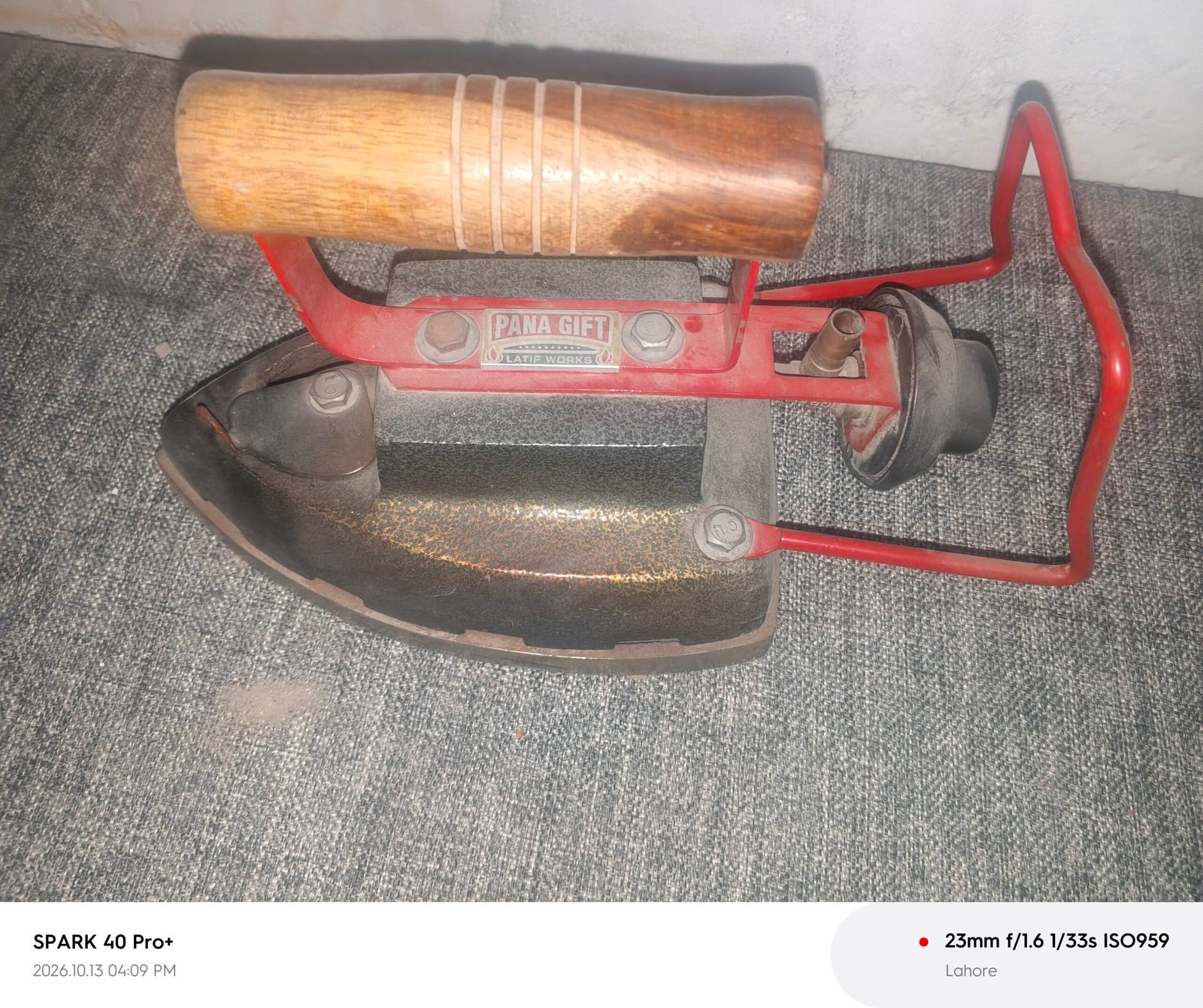 Gass powered flat iron