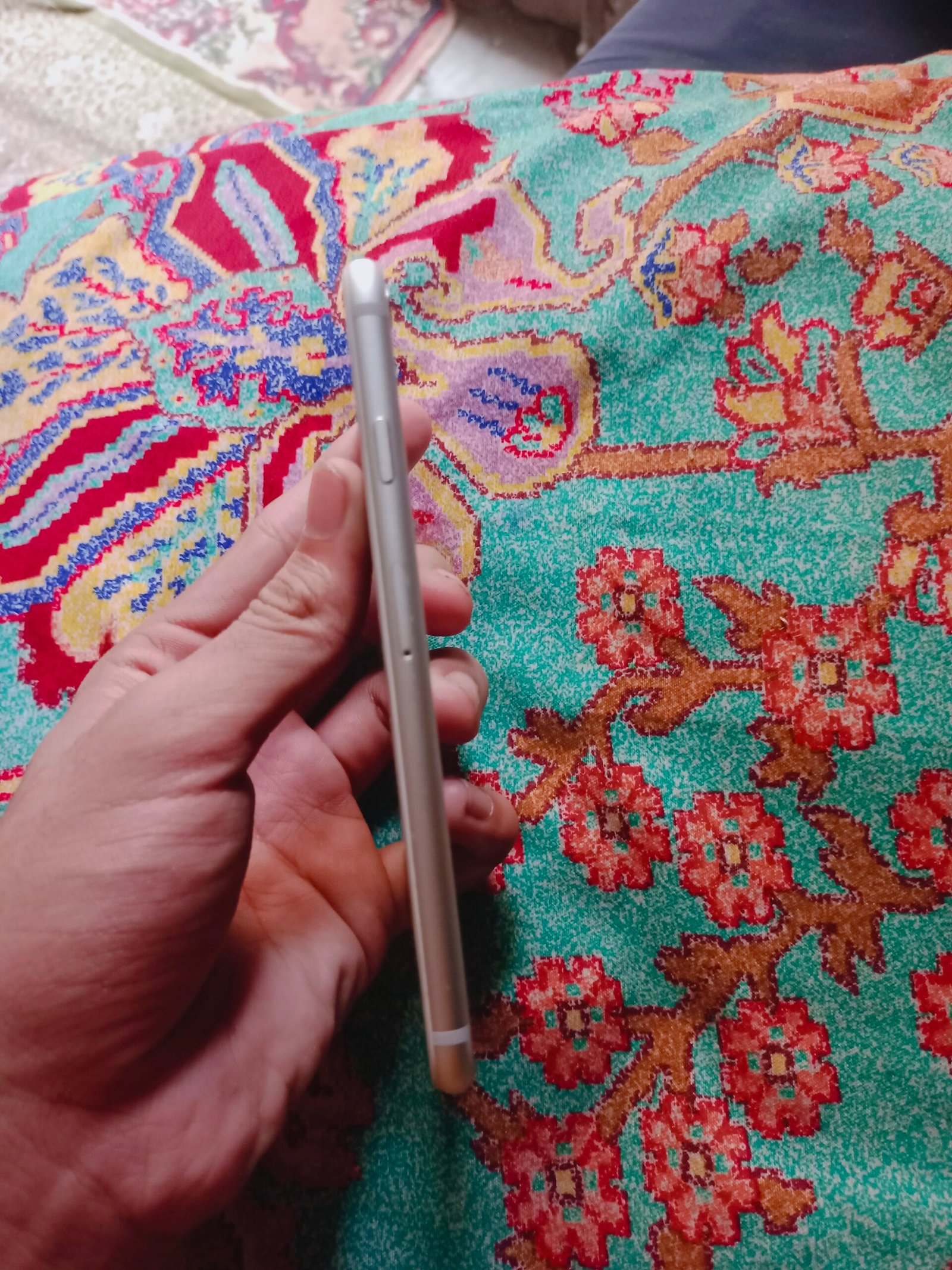 iPhone 6s 64GB, Non-PTA, Excellent Condition.