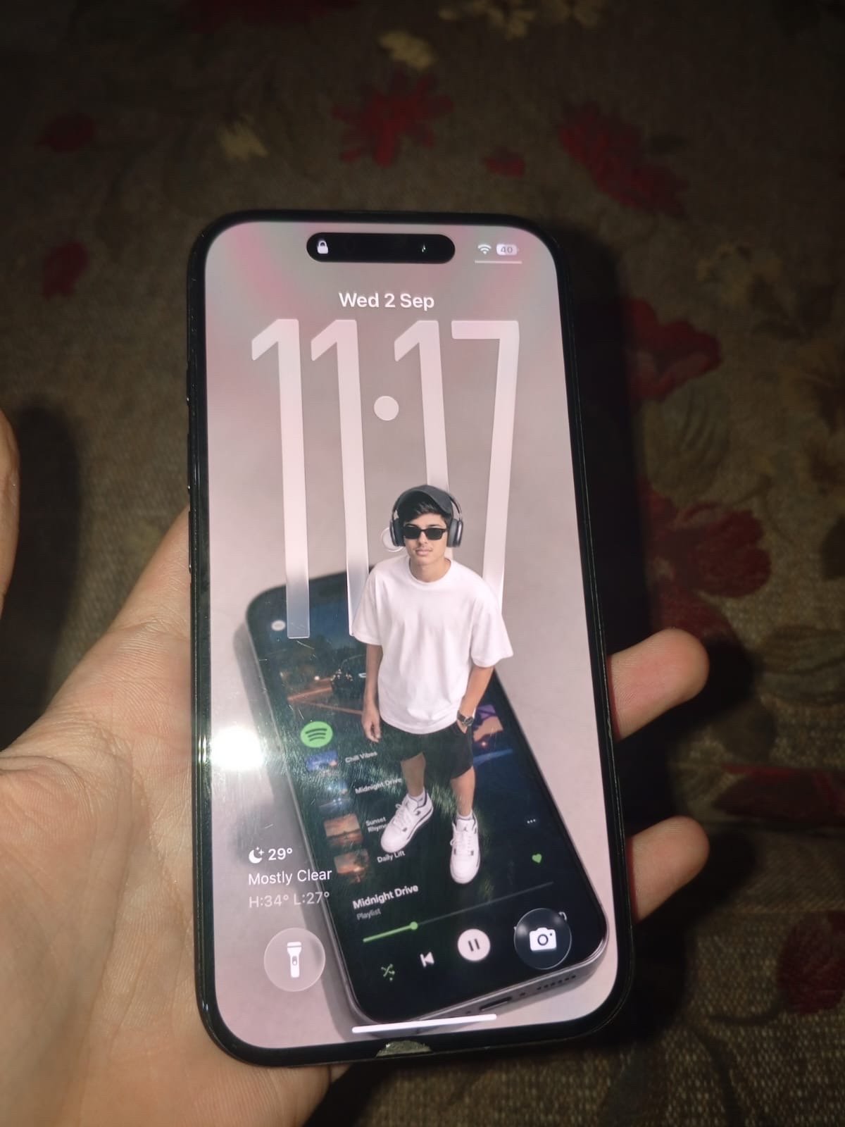 iPhone 16