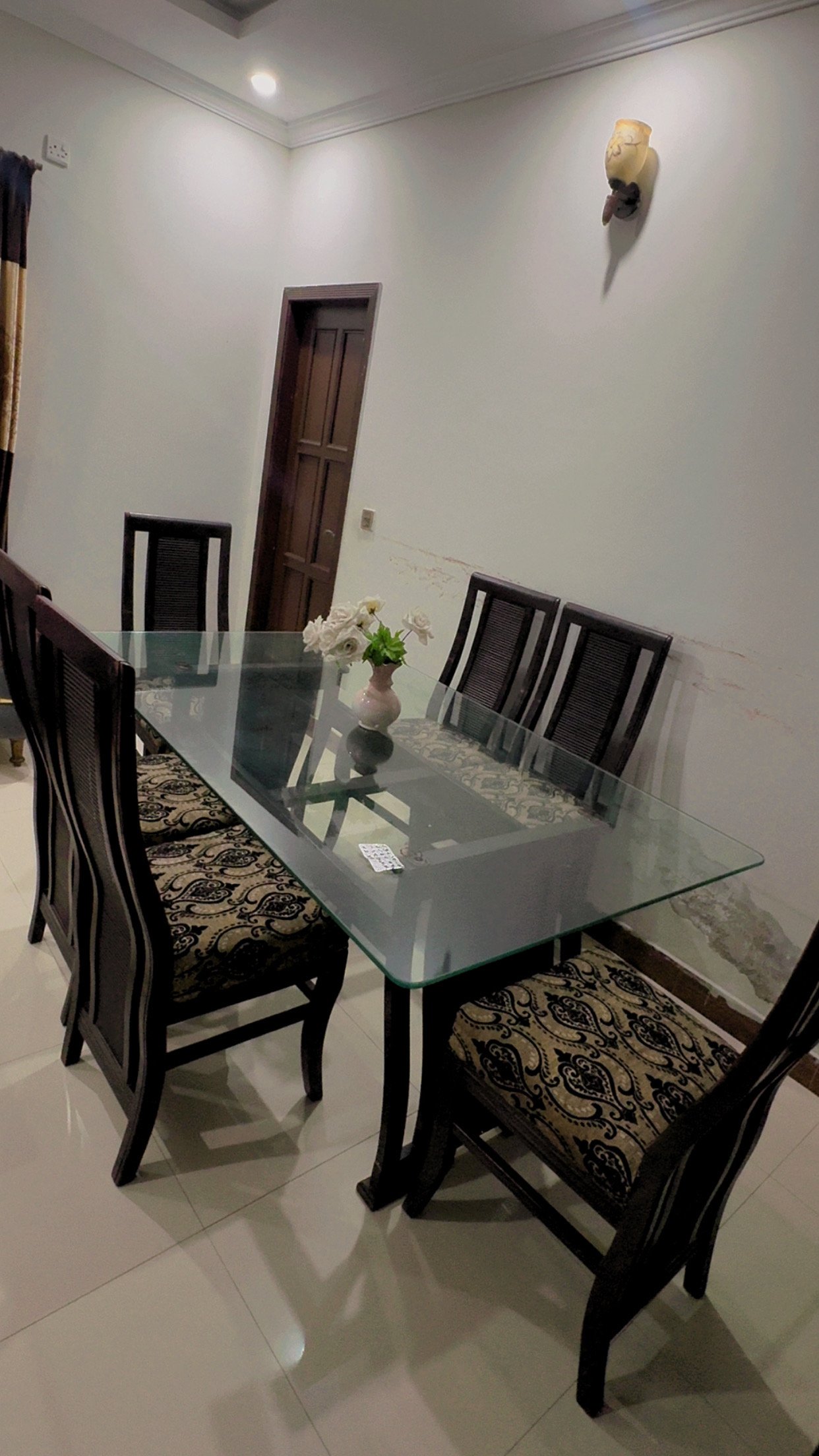 Dinning table with 6 chairs