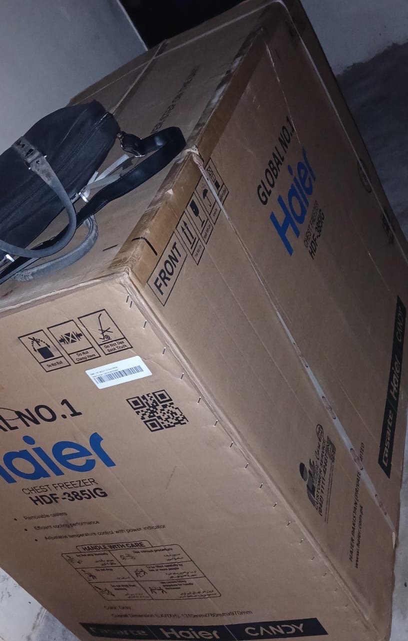 Two door freezer Haier, in warranty, Few months used
